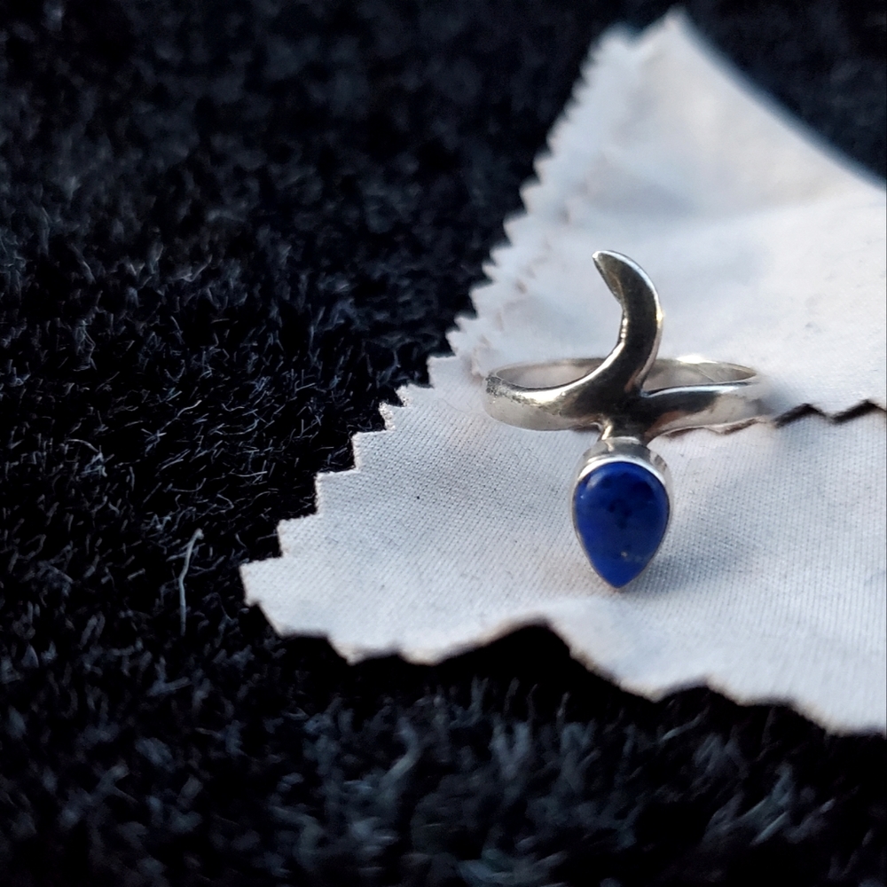 Vintage sterling silver and lapis lazuli ring - size 7.25